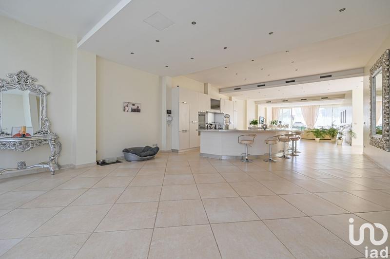 Maison - 421 m² - 5 pièces