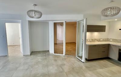 Appartement - 99 m² - 3 pièces