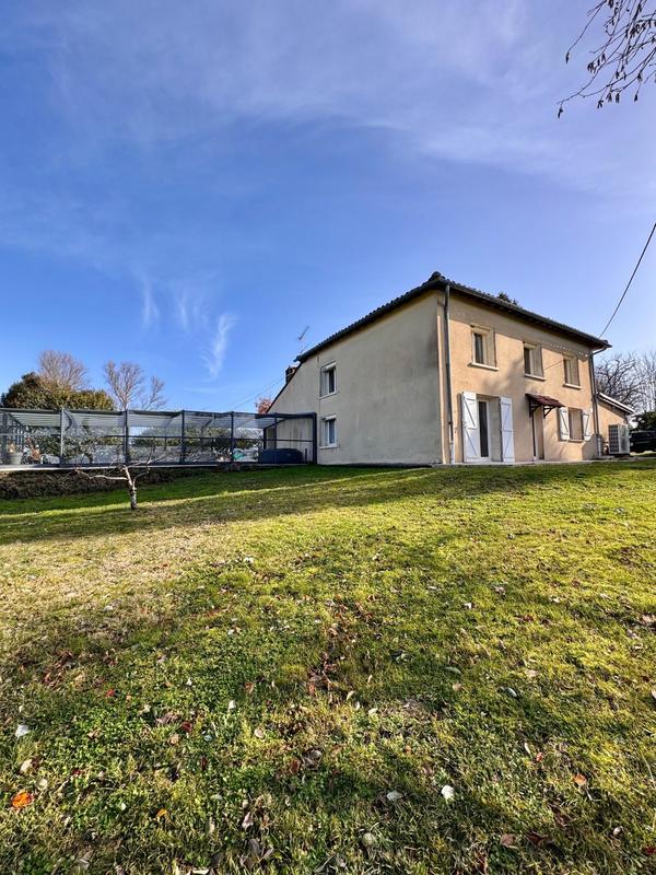 Maison - 250 m² - 7 pièces