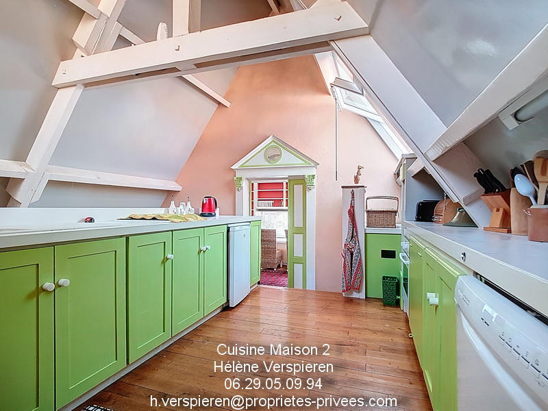 Maison - 303 m² - 19 pièces