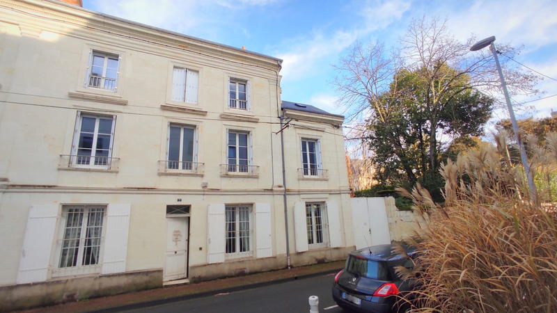 Maison - 196 m² - 7 pièces