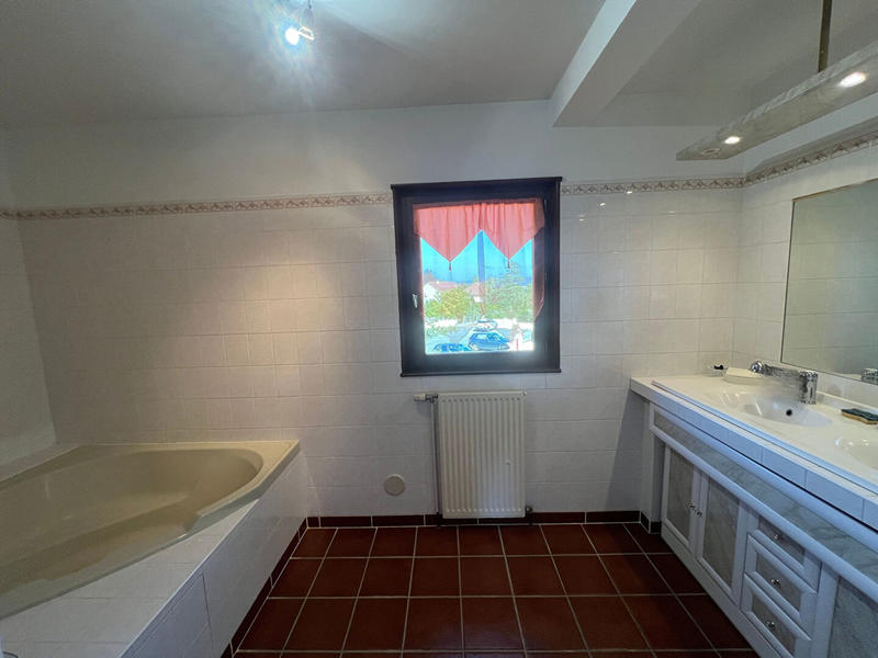 Maison - 169 m² - 7 pièces