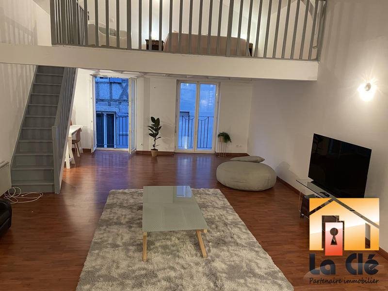 Loft - 145 m² - 4 pièces