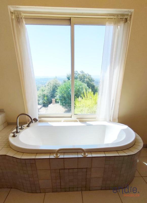 Maison - 228 m² - 6 pièces