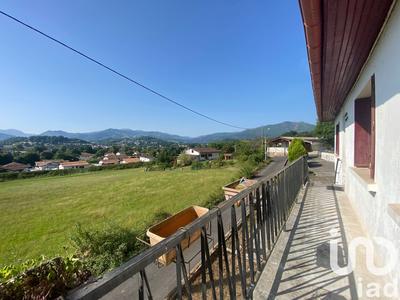 Maison - 117 m² - 9 pièces