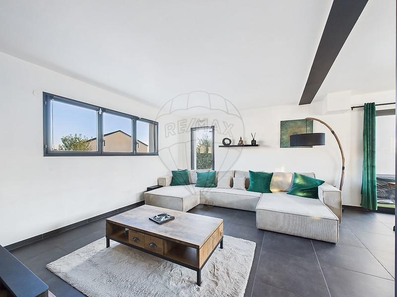 Maison - 141 m² - 6 pièces