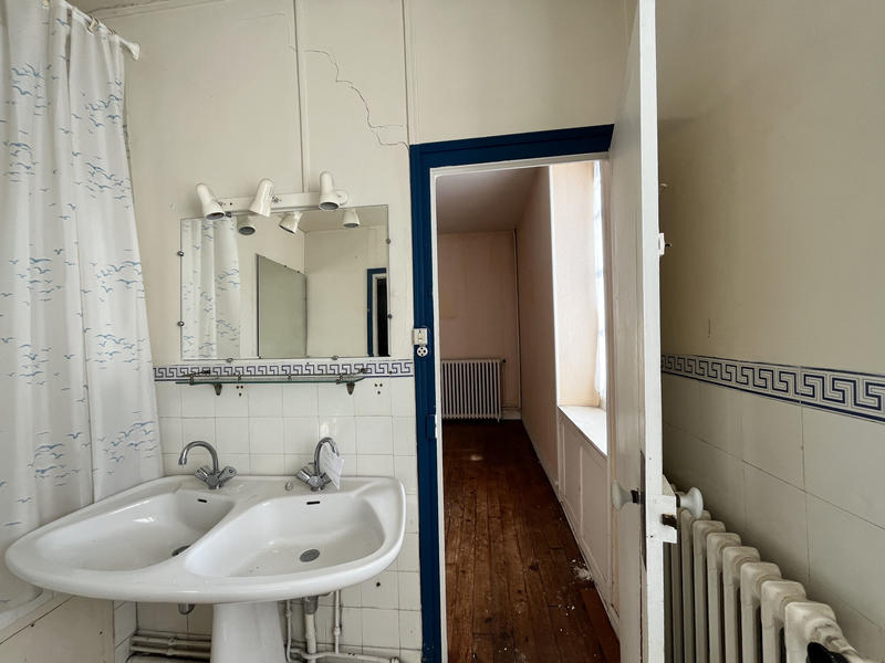 Maison - 264 m² - 13 pièces