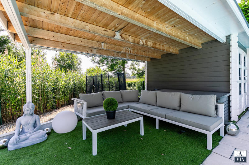 Maison - 235 m² - 8 pièces