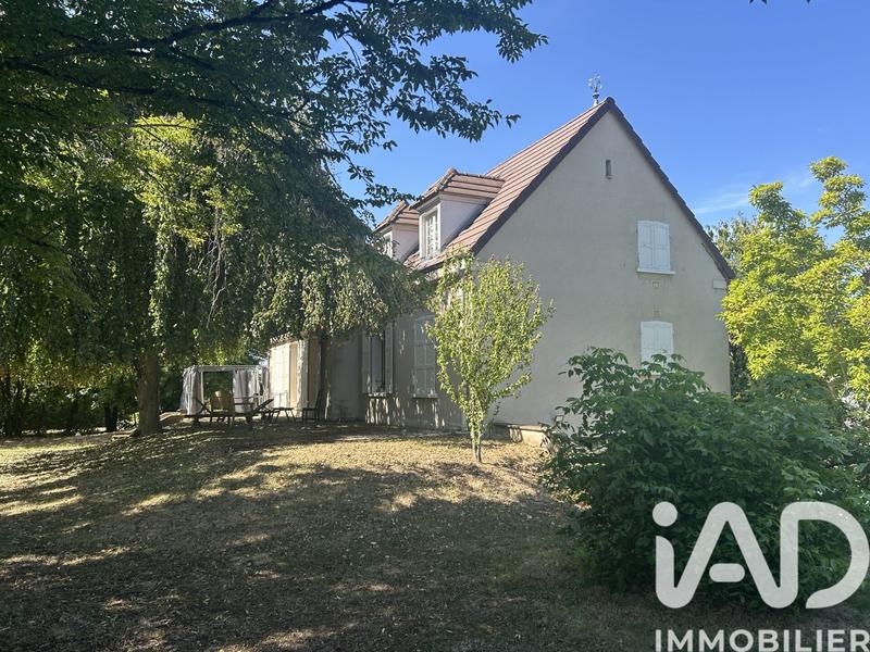 Maison - 201 m² - 7 pièces