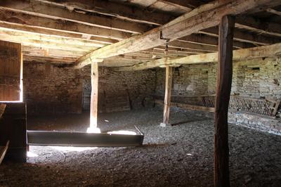 Ferme - 800 m² - 1 pièce