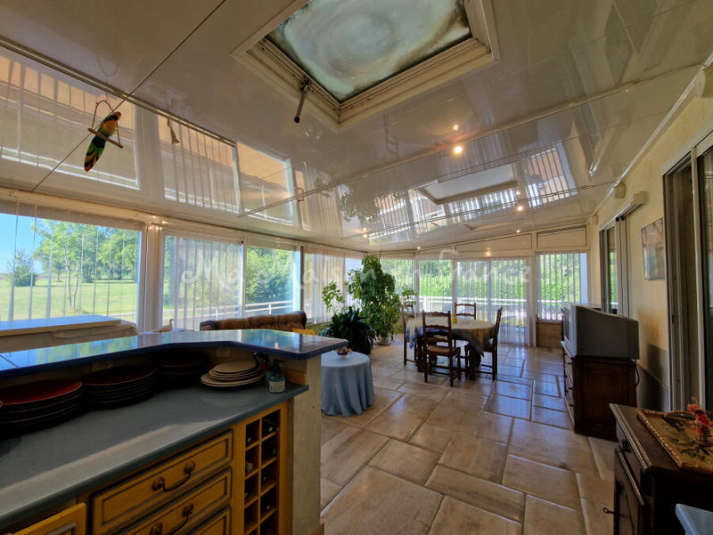 Maison - 225 m² - 11 pièces