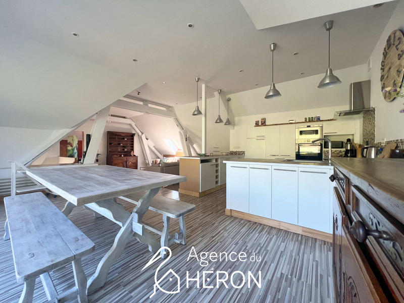 Maison - 143 m² - 8 pièces