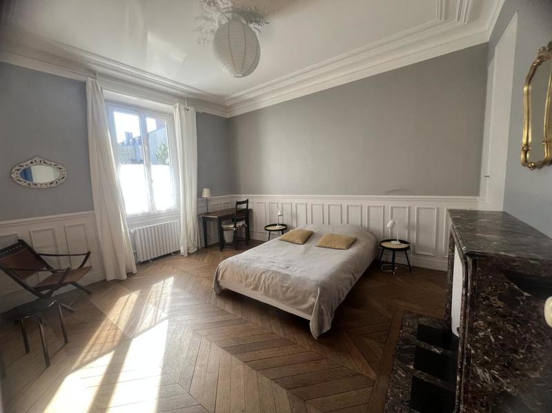 Maison - 290 m² - 12 pièces