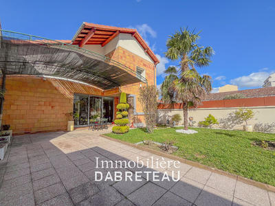 Maison - 147 m² - 6 pièces