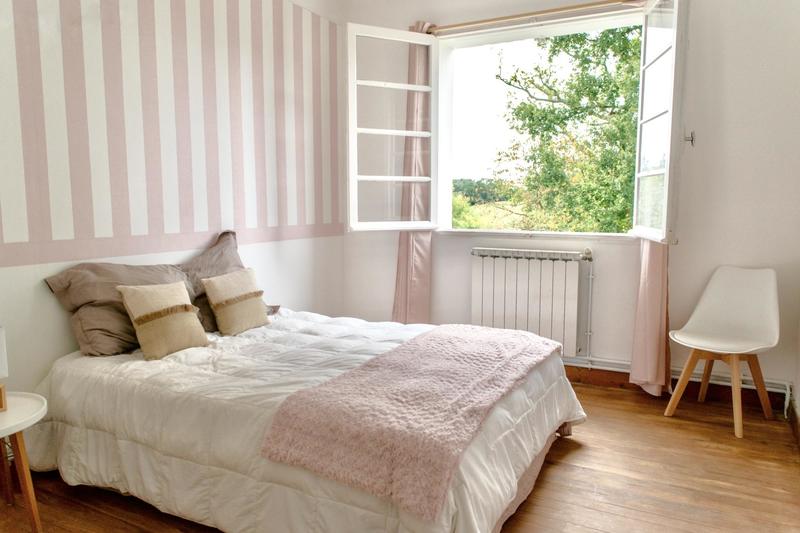 Demeure - 311 m² - 12 pièces