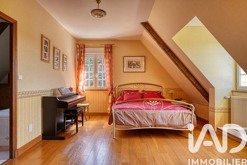 Maison - 290 m² - 8 pièces