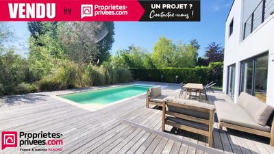 Maison - 194 m² - 6 pièces