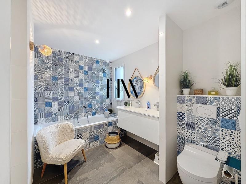 Appartement - 270 m² - 8 pièces