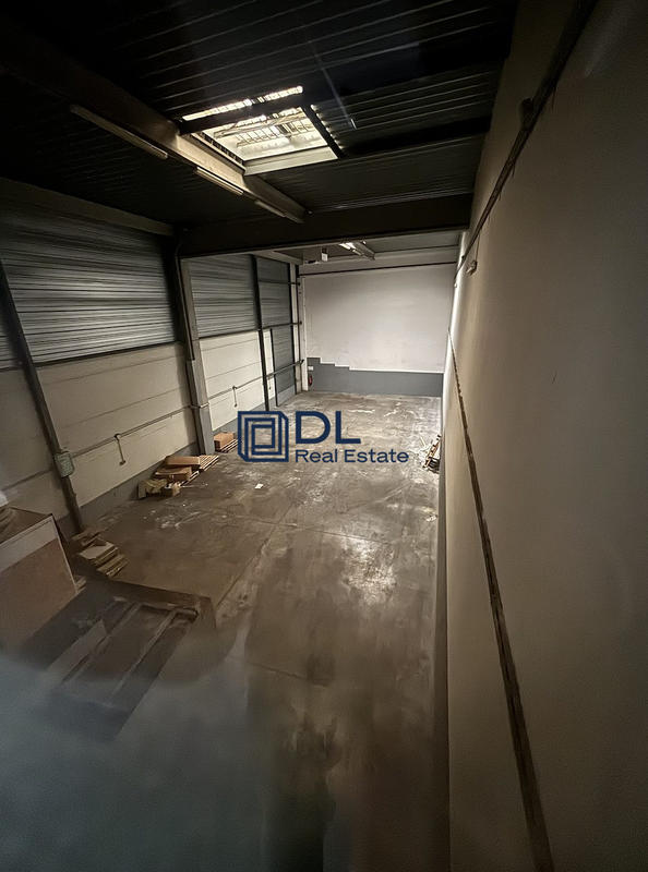 Entrepôt - 341 m²