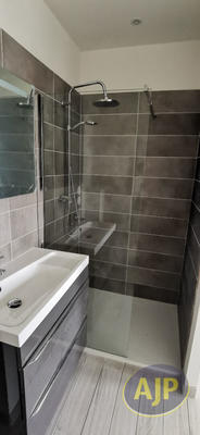 Maison - 275 m² - 6 pièces