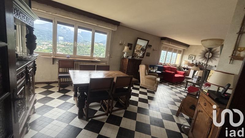 Appartement - 93 m² - 4 pièces