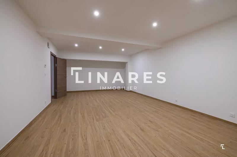 Maison - 234 m² - 7 pièces