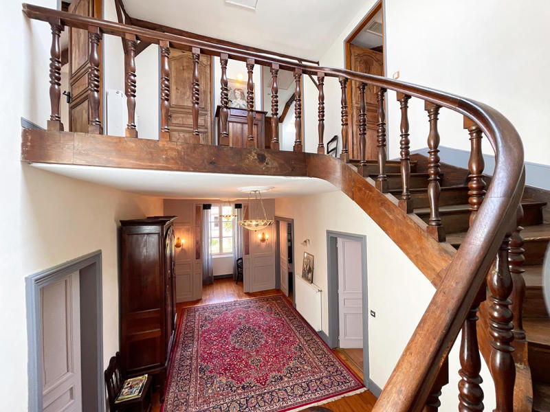 Maison de village - 467 m² - 24 pièces