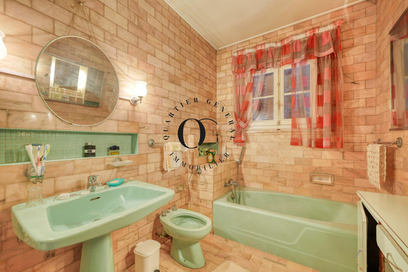 Maison - 200 m² - 8 pièces