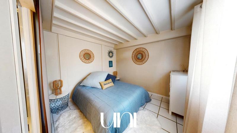 Maison - 230 m² - 9 pièces