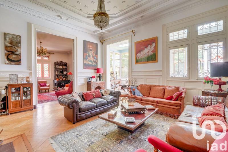 Maison - 306 m² - 9 pièces