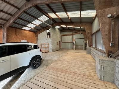 Local d'activité / Entrepôt - 160 m²