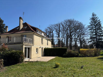 Maison - 195 m² - 7 pièces