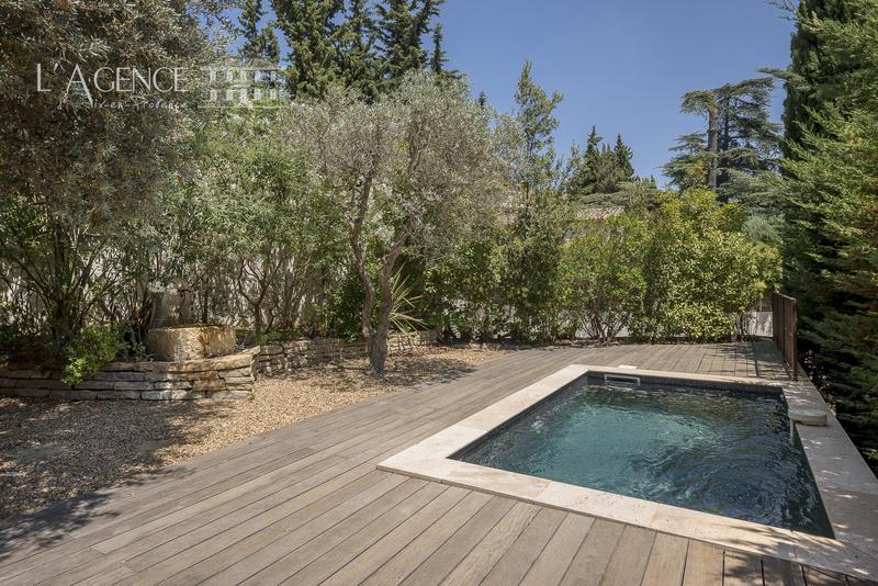 Maison - 260 m² - 8 pièces