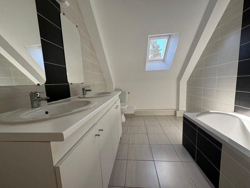 Maison - 106 m² - 6 pièces