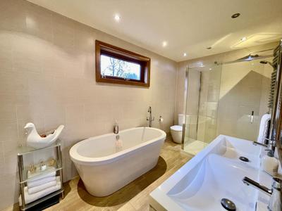 Maison - 200 m² - 7 pièces