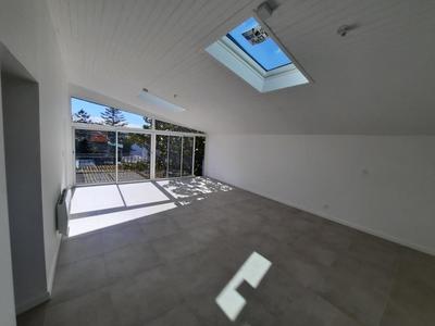 Appartement - 90 m² - 4 pièces