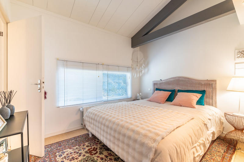 Maison contemporaine - 306 m² - 8 pièces