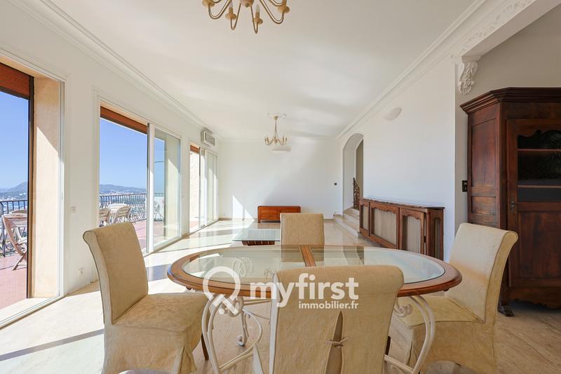 Maison - 270 m² - 8 pièces