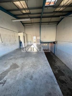 Entrepôt - 281 m²