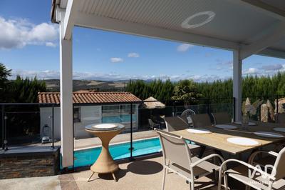 Maison - 250 m² - 4 pièces