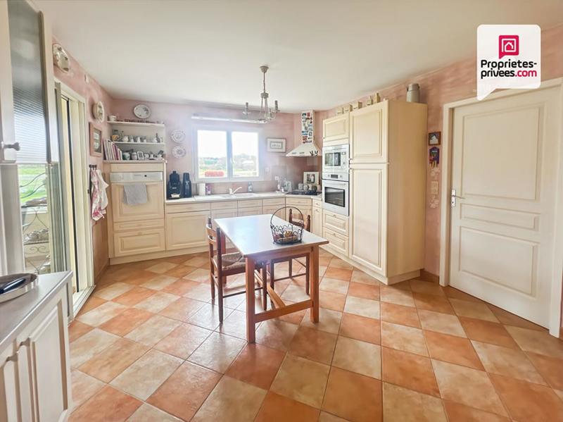 Maison - 221 m² - 8 pièces