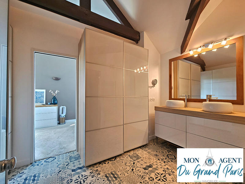 Maison - 280 m² - 7 pièces