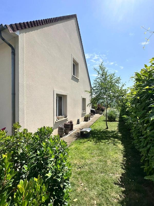 Maison - 275 m² - 9 pièces