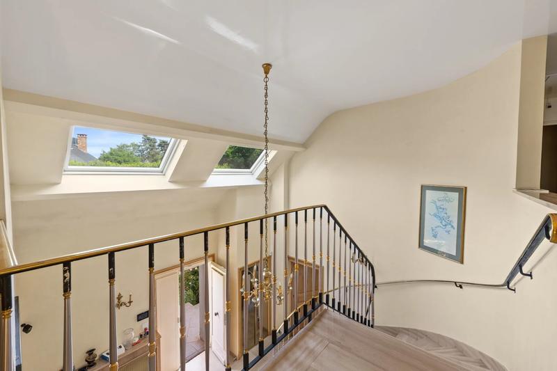 Villa - 286 m² - 8 pièces