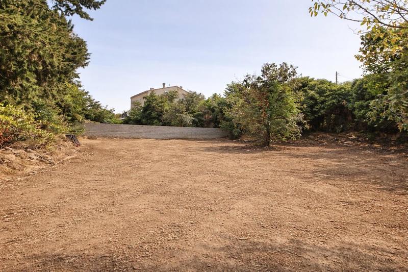 Terrain constructible - 720 m²