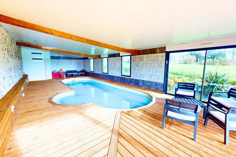 Demeure - 256 m² - 8 pièces