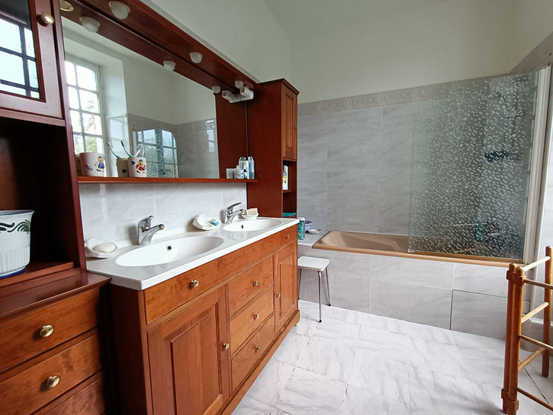 Maison - 369 m² - 10 pièces