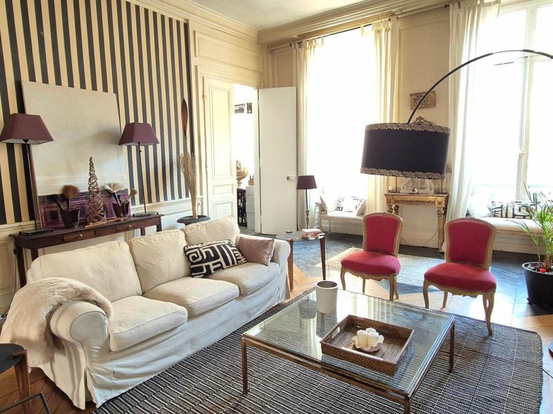 Appartement - 254 m² - 7 pièces