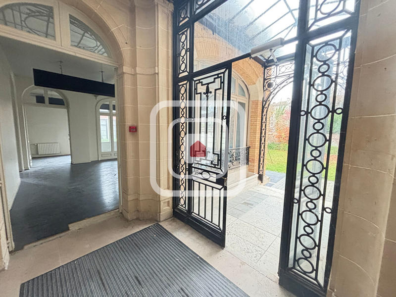 Appartement - 300 m² - 10 pièces