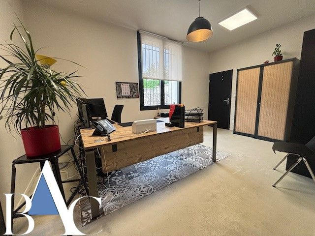 Bureau - 525 m²